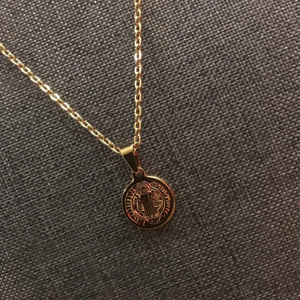 Gold Plate Coin Pendant Charm Necklace * FREE S/H *